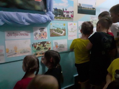 ЖИВУТ ГЕРОИ В ПАМЯТИ НАРОДА......