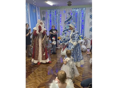 В ГОСТЯХ У ЁЛОЧКИ