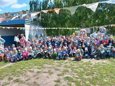 ИГРАЙТЕ С  НАМИ, ИГРАЙТЕ С ДРУЗЬЯМИ!